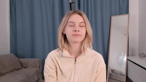 Alice online show from March 8, 6:45 pm