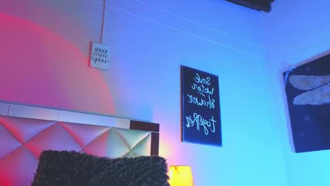 Carolina   online show from December 18, 8:42 am