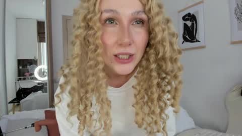 carol_may_ online show from May 15, 7:11 am