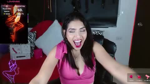 Caroline online show from November 4, 1:49 pm