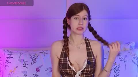 carolainemyers online show from November 27, 5:49 pm