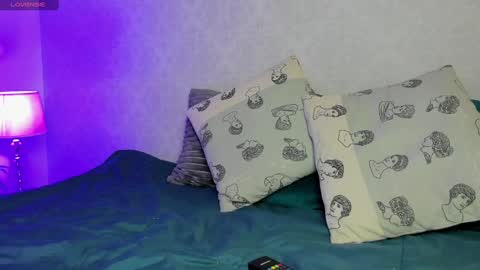 Snapshot of caroline_dh chatting on March 6, 11:36 am Caroline online show from March 6, 11:36 am