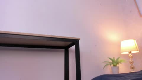  Caroline  online show from April 30, 5:40 pm