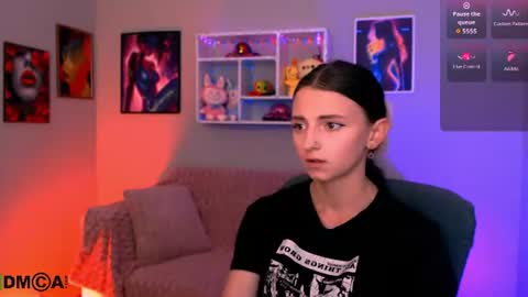 Caroline online show from June 13, 7:33 pm