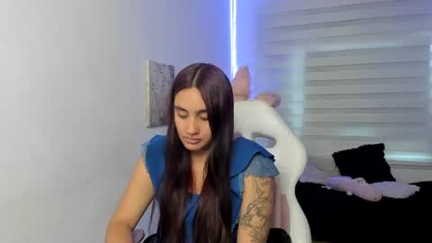 caroline_rodriguez_9 online show from June 18, 6:46 pm