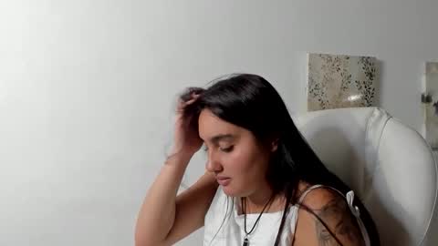 caroline_rodriguez_9 online show from March 14, 10:11 pm