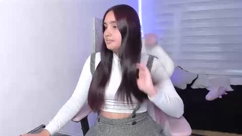 caroline_rodriguez_9 online show from June 6, 8:48 pm