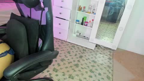 CarolineeGarcia online show from May 11, 10:39 am