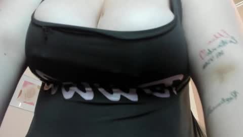 Carolinee  online show from October 9, 6:39 am