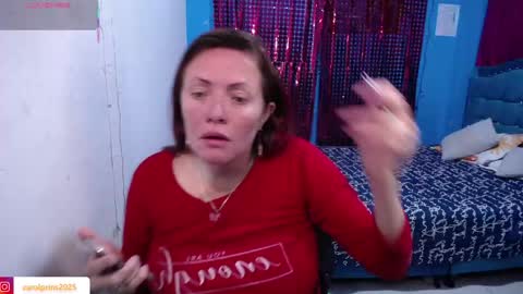 Carolinhe  online show from May 1, 5:16 pm
