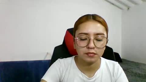 carolinnapinkman online show from May 29, 8:40 pm