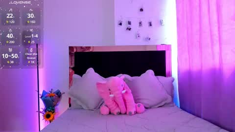 Snapshot of carorosse chatting on February 16, 2:43 pm Caro online show from February 16, 2:43 pm