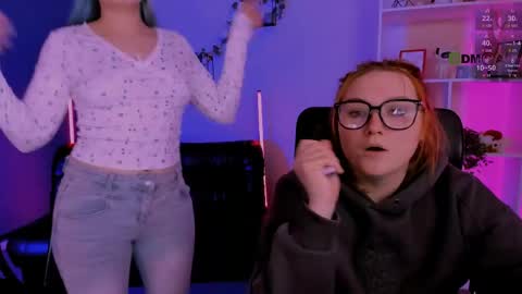 casey_meow_ online show from April 24, 9:01 am
