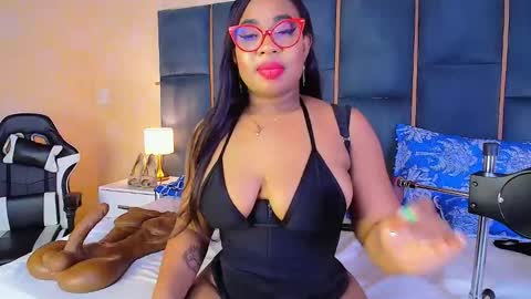 Snapshot of caseymoon chatting on October 19, 3:36 pm Casey online show from October 19, 3:36 pm
