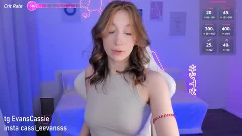 Snapshot of cassie_evansss chatting on February 19, 3:17 am Cassie online show from February 19, 3:17 am