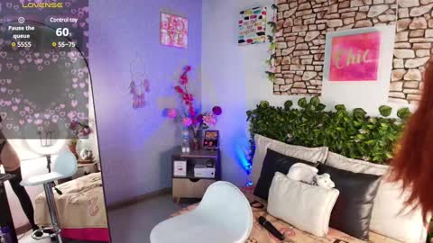 Snapshot of cassie_fletcher chatting on February 20, 6:35 pm Casie online show from February 20, 6:35 pm