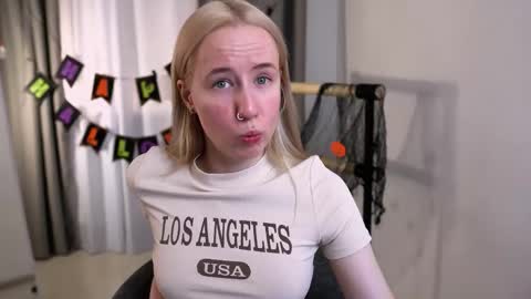 Cassie online show from October 20, 9:18 pm