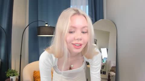 Hello my name is Cassie and my friend Nilo is also here online show from September 20, 6:45 am