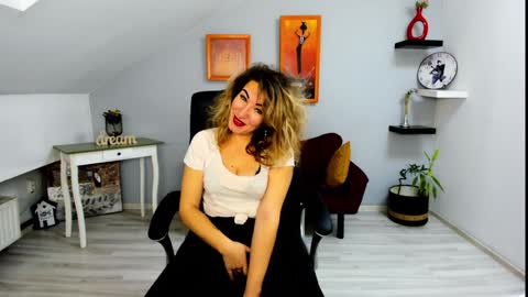 Snapshot of cassiejonas chatting on December 12, 4:37 am CassieJonas online show from December 12, 4:37 am