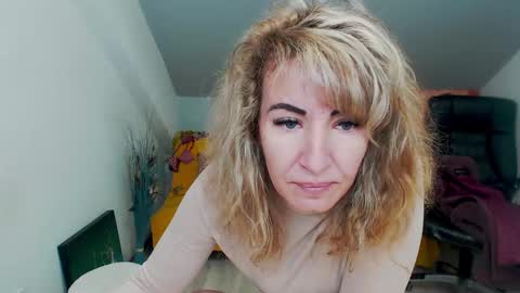 Snapshot of cassiejonas chatting on January 6, 4:15 am CassieJonas online show from January 6, 4:15 am