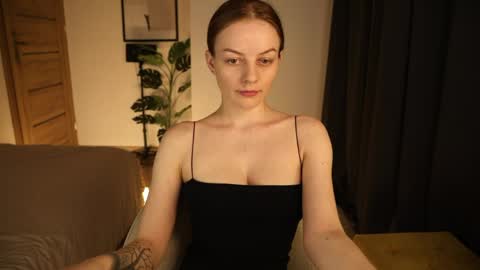Cassie online show from April 4, 6:29 pm