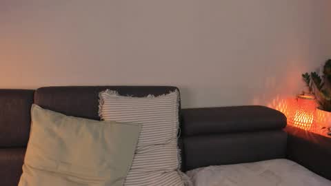  cassandra  online show from October 18, 5:48 pm