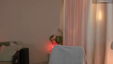  cassandra  online show from December 16, 1:22 pm