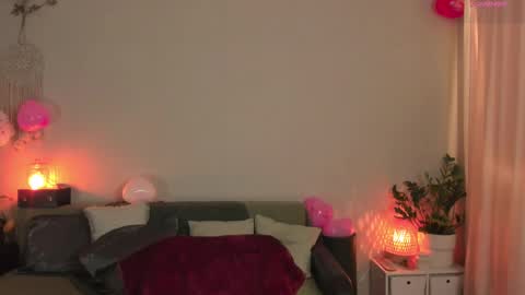  cassandra  online show from February 18, 11:08 pm