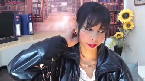 Queen Catalella online show from October 25, 3:58 am