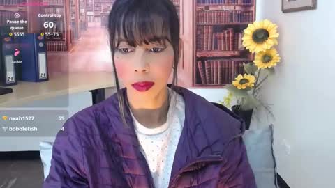 Queen Catalella online show from November 1, 3:54 am