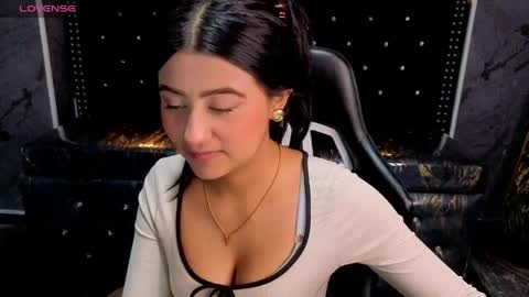 catalella_little_b online show from June 4, 8:46 pm