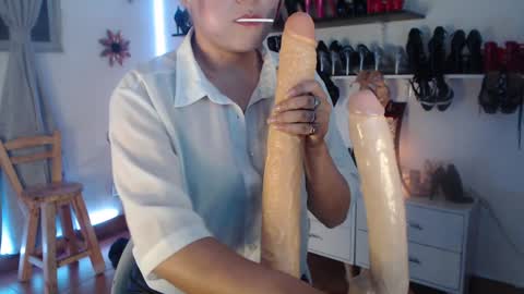 Snapshot of catalina_bruce2 chatting on January 18, 4:37 am Catalina bruce2 online show from January 18, 4:37 am