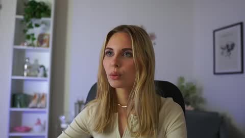 catecrago  online show from February 11, 2:02 pm