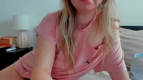 Kat online show from January 14, 9:36 am