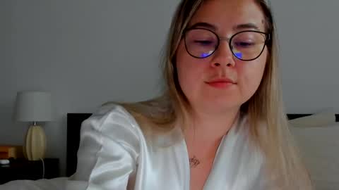 Kat online show from July 3, 12:44 pm