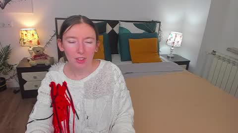 Snapshot of catherinewalls chatting on February 10, 3:35 am Catrin online show from February 10, 3:35 am