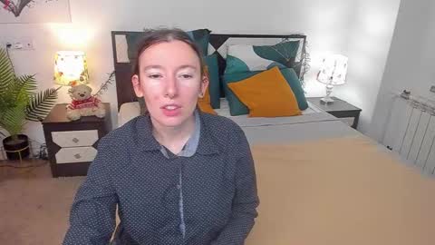Snapshot of catherinewalls chatting on September 22, 5:50 am Catrin online show from September 22, 5:50 am