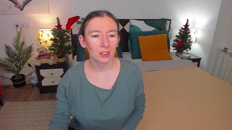 Snapshot of catherinewalls chatting on January 4, 2:25 am Catrin online show from January 4, 2:25 am