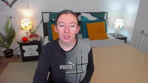 Snapshot of catherinewalls chatting on December 9, 4:23 am Catrin online show from December 9, 4:23 am