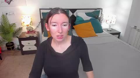 Snapshot of catherinewalls chatting on September 15, 7:27 am Catrin online show from September 15, 7:27 am