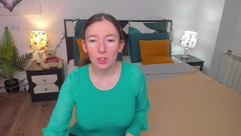 Snapshot of catherinewalls chatting on March 8, 1:04 am Catrin online show from March 8, 1:04 am