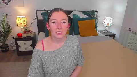 Snapshot of catherinewalls chatting on December 2, 8:48 am Catrin online show from December 2, 8:48 am