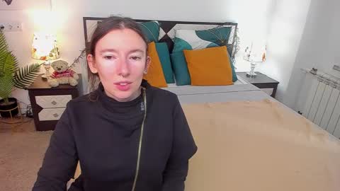 Snapshot of catherinewalls chatting on September 29, 7:35 am Catrin online show from September 29, 7:35 am