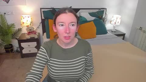 Snapshot of catherinewalls chatting on September 11, 6:36 am Catrin online show from September 11, 6:36 am