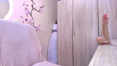 Cattleya online show from August 2, 6:38 am