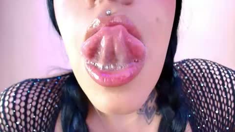 Cattleya online show from May 1, 4:05 am