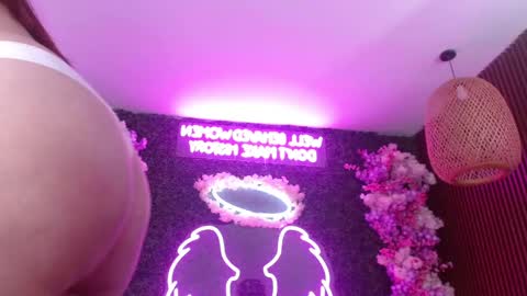 cattlyn online show from November 24, 4:25 am