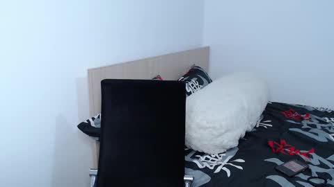 cazadora80s online show from December 7, 8:49 pm