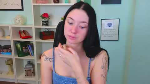 Snapshot of cb_ivanna chatting on October 21, 4:49 am Ivanna online show from October 21, 4:49 am