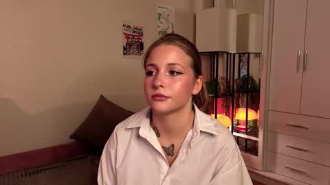 Lina  online show from September 20, 8:18 pm